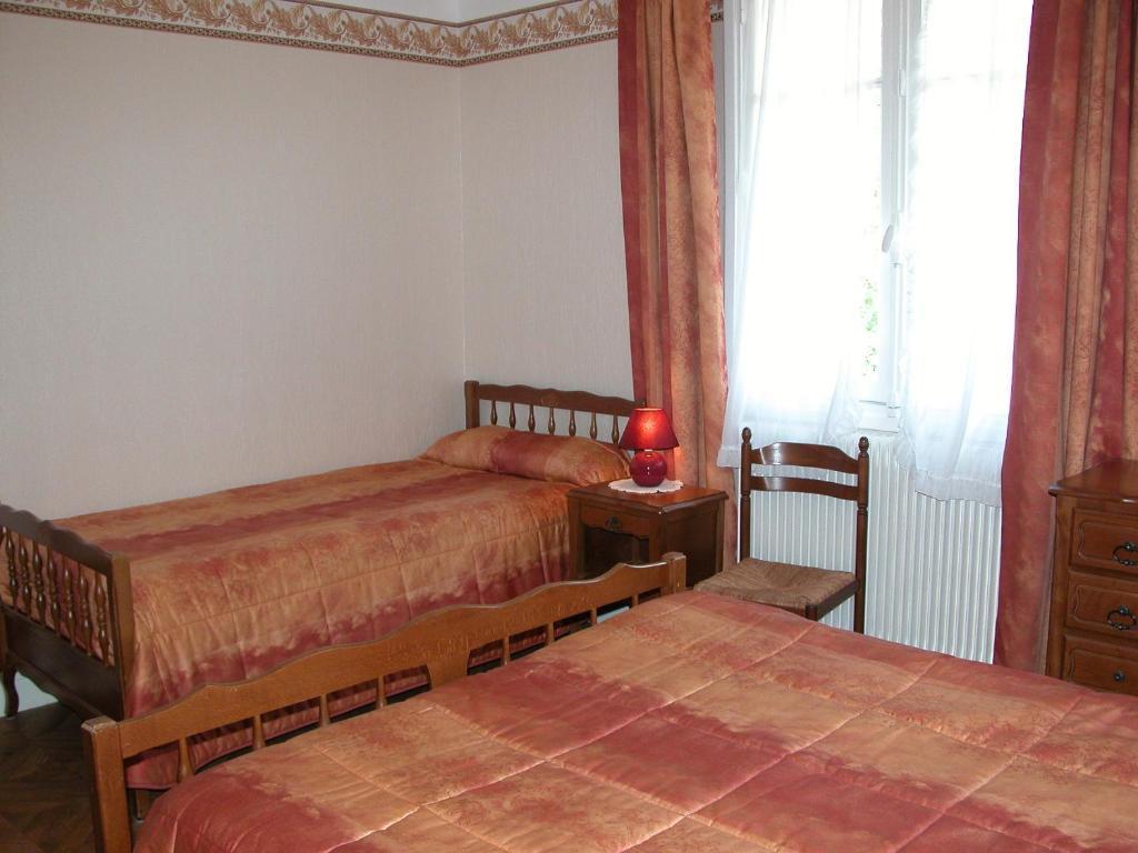 Auberge De La Musardiere Chagny (Saone-et-Loire) Room photo